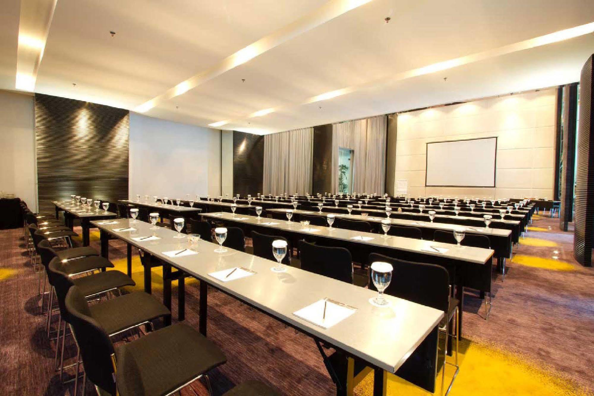 Ts Suites Surabaya Exterior photo